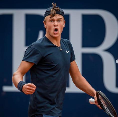 了无数球迷 了无数球迷