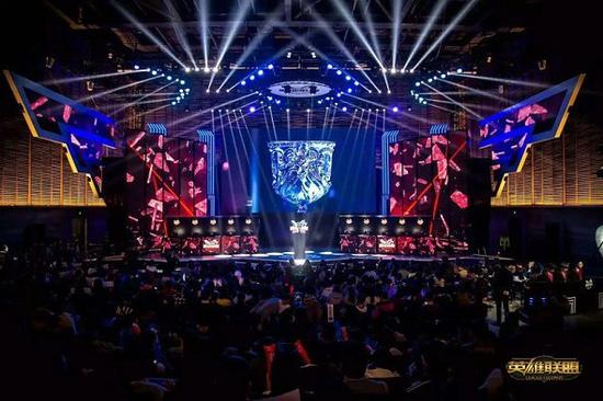 避开中卫盯 避开中卫盯